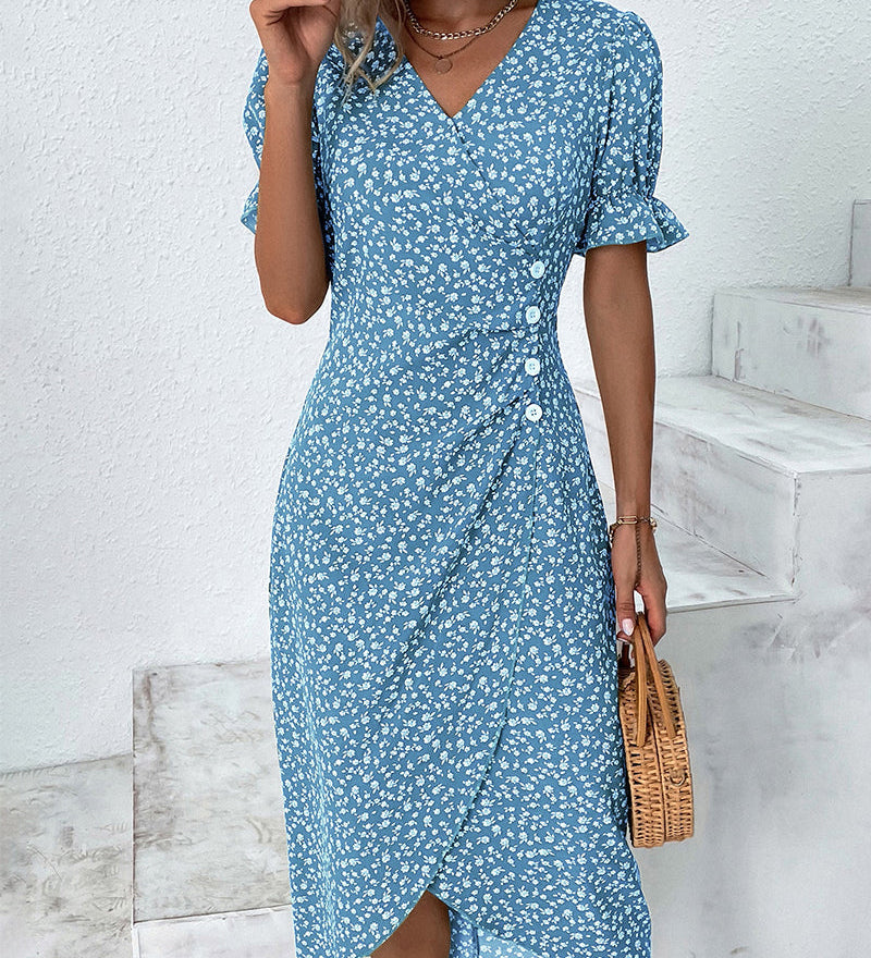 Robe à imprimé floral avec manches courtes et bouton
