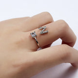 Bague ouverte en zircone avec initiales