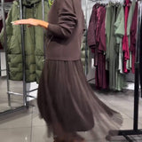 Ensemble Stylé Avec Pull À Col Rond Et Détail Zippé