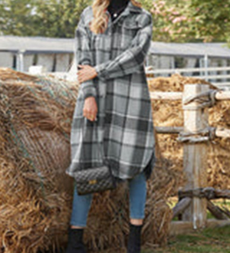 Manteau à carreaux avec boutons à revers