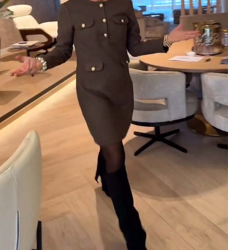 Robe Élégante Et Slim Dans Le Style