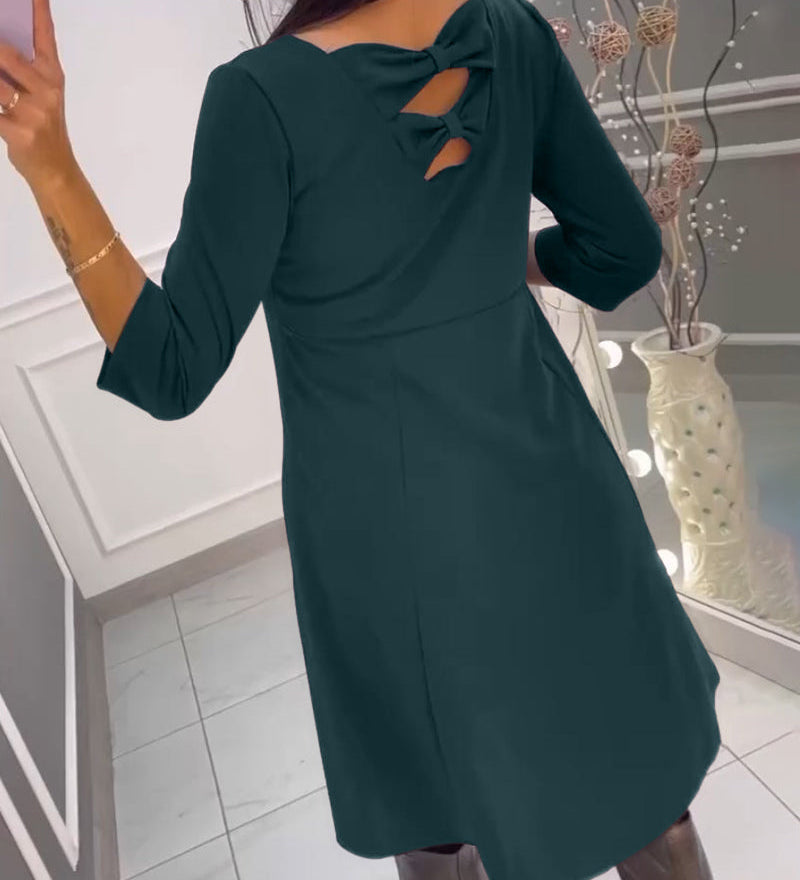 Robe unie avec nœud au dos