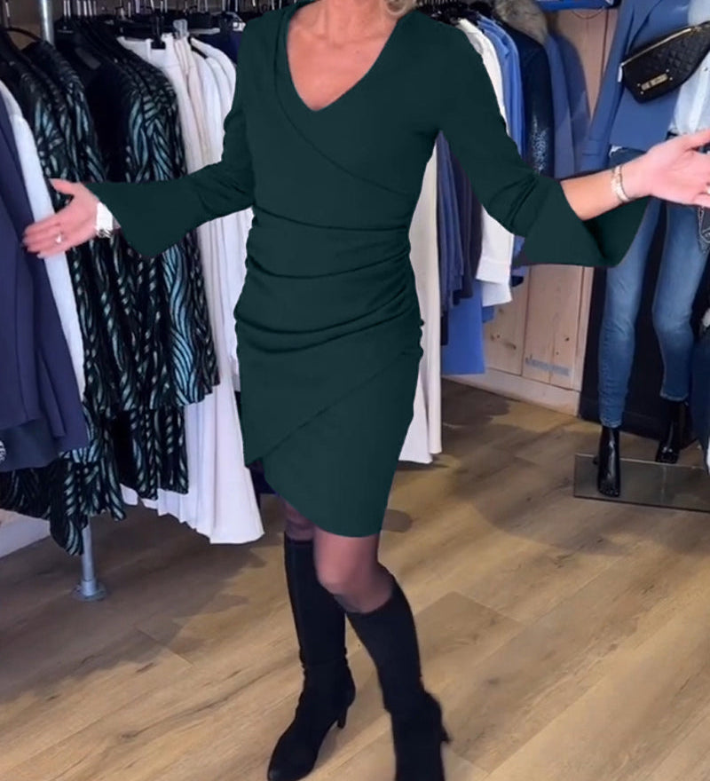 Robe avec cou de cou et manche fascinante