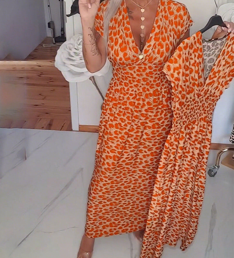 Robe élégante à imprimé léopard et col en V