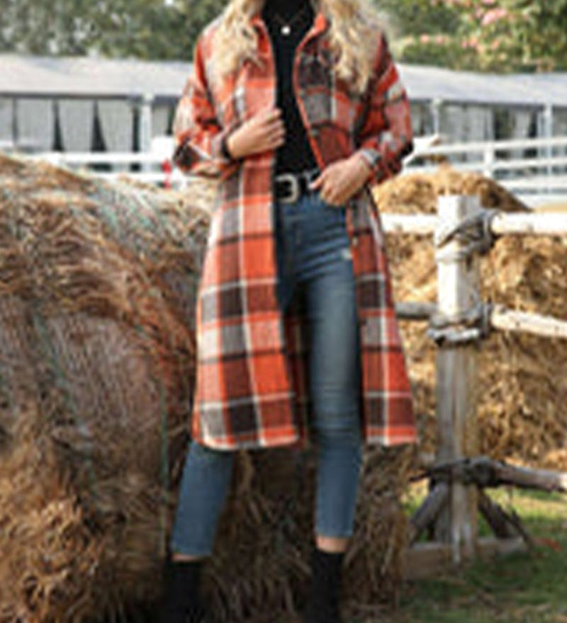 Manteau à carreaux avec boutons à revers