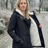 Maëlle – Le manteau qu’on enfile sans réfléchir, même les matins pressés.