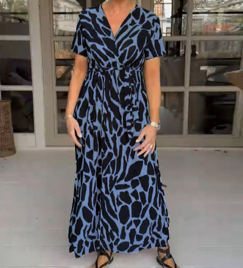 Robe à manches courtes avec col en V