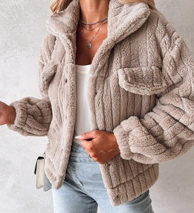 Freja | Manteau en peluche à coupe courte et chaude pour femme