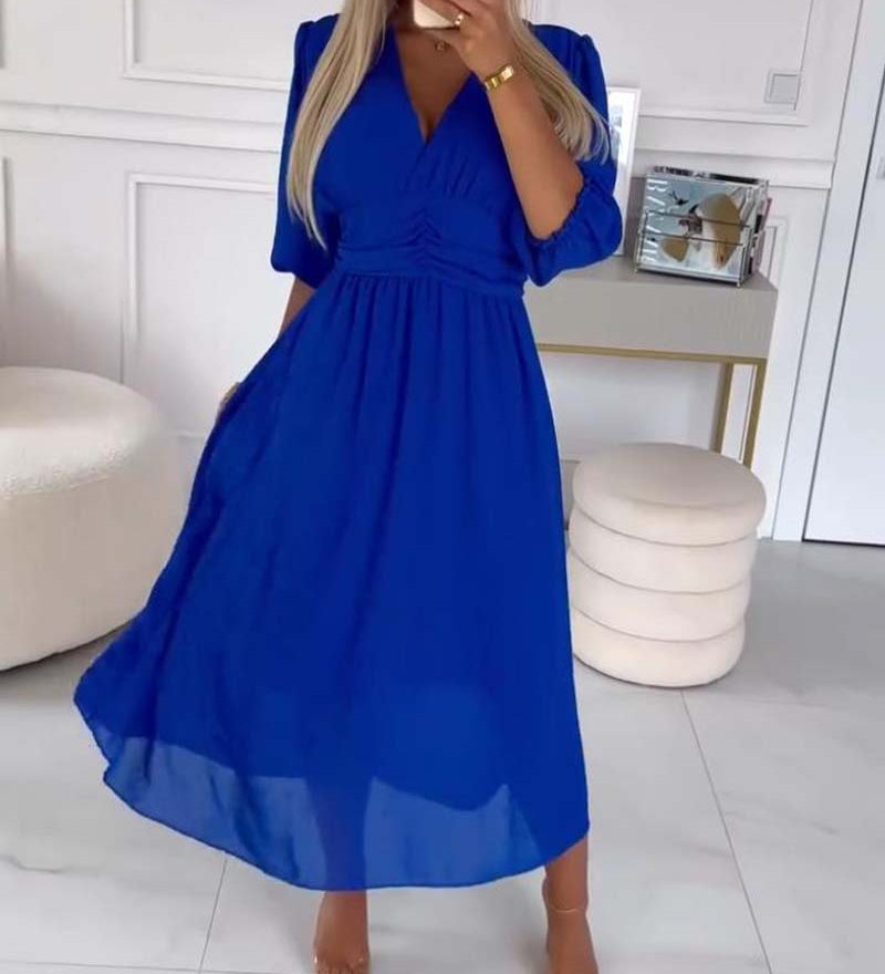 Robe à col en V de couleur unie à la taille