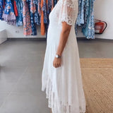 Robe fluide boutonnée en V profond