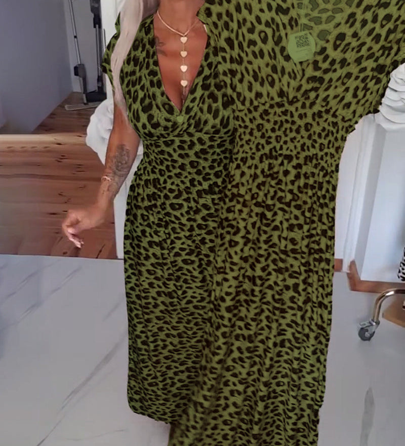 Robe élégante à imprimé léopard et col en V