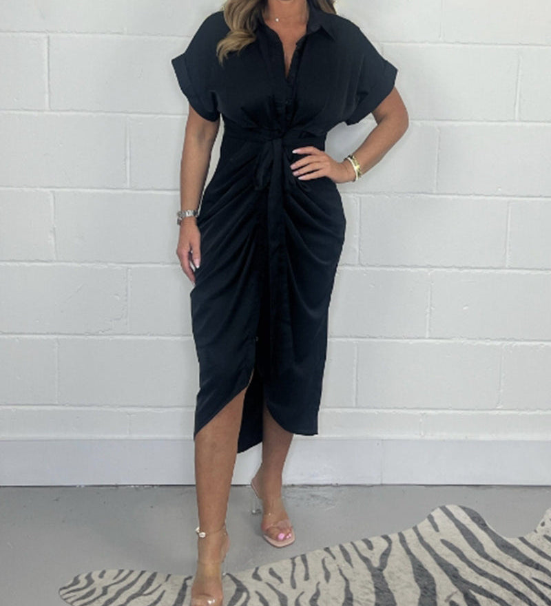 Élégante robe plissée à col chemise