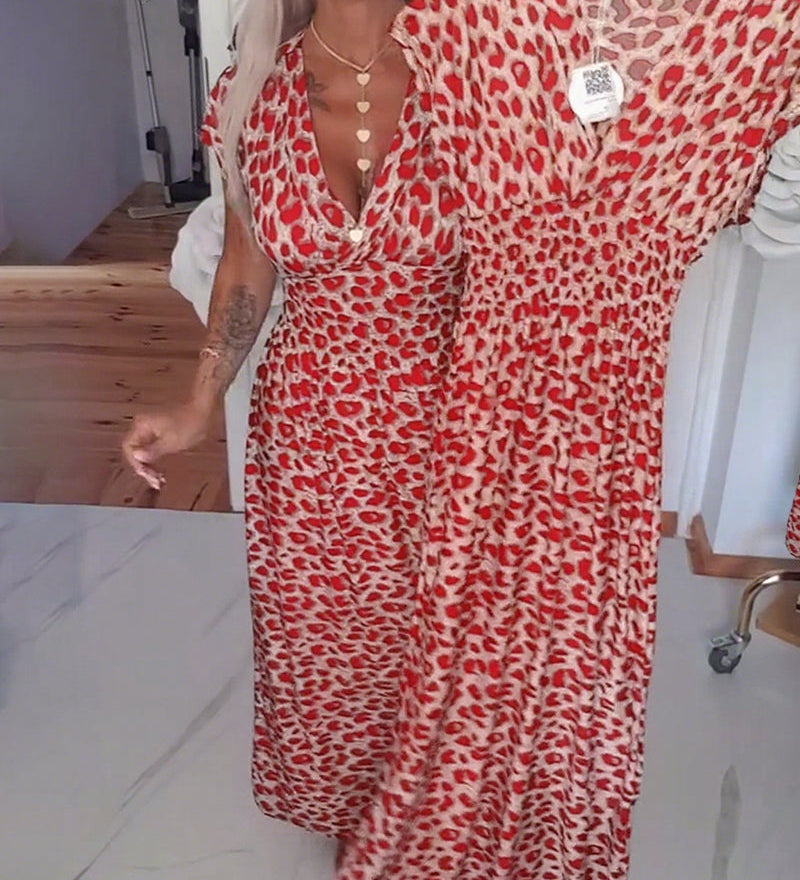 Robe élégante à imprimé léopard et col en V