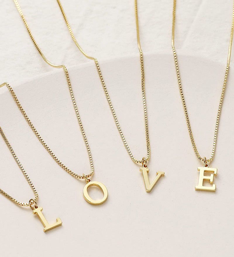 Collier à 26 lettres anglaises à la mode et exquis