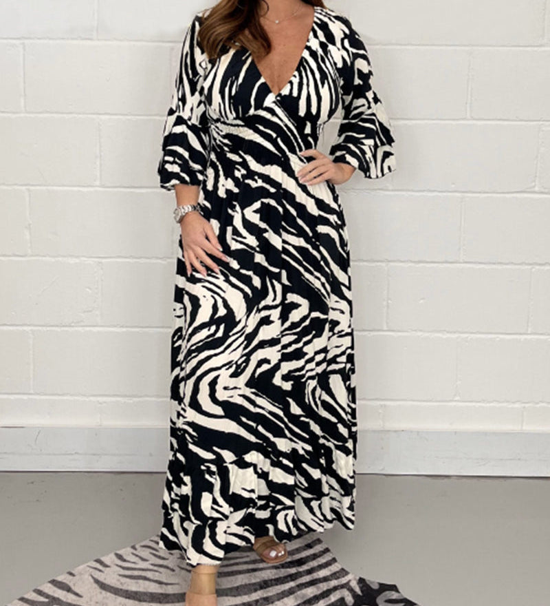 Robe manches 3/4 col v