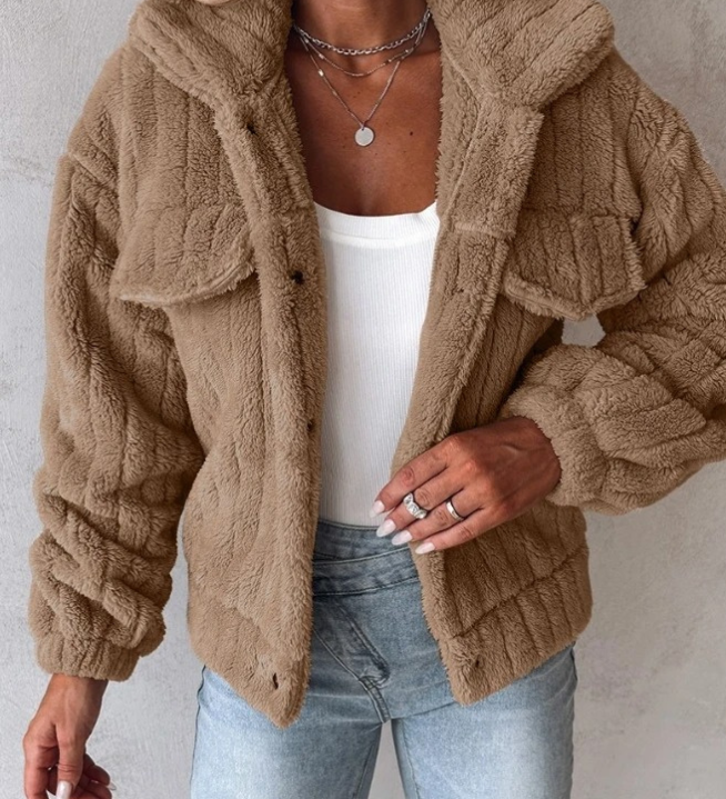 Freja | Manteau en peluche à coupe courte et chaude pour femme