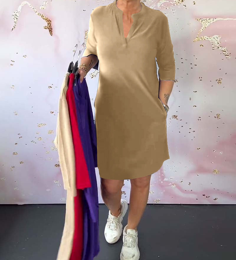 Robe à couleur unie et col en V