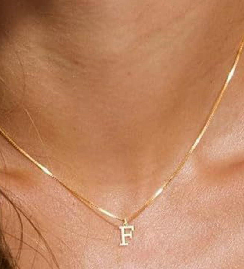 Collier à 26 lettres anglaises à la mode et exquis