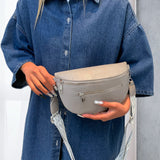 Sac bandoulière zippé avec bretelles contrastées