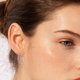 Grandes boucles d'oreilles créoles incrustées de strass