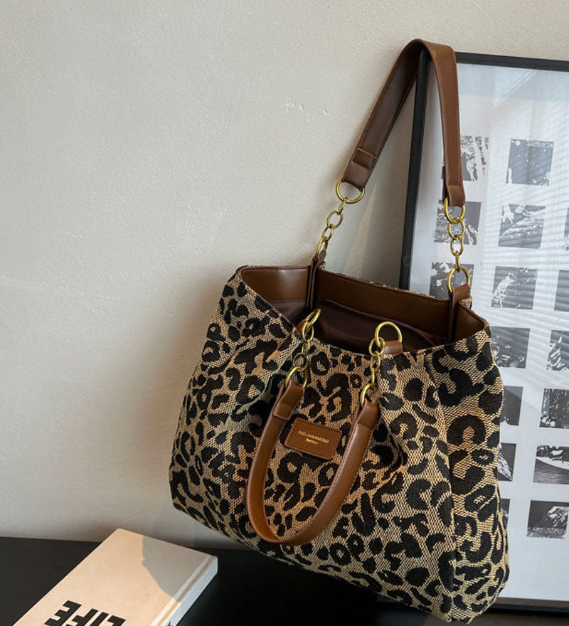 Sac porté épaule imprimé léopard