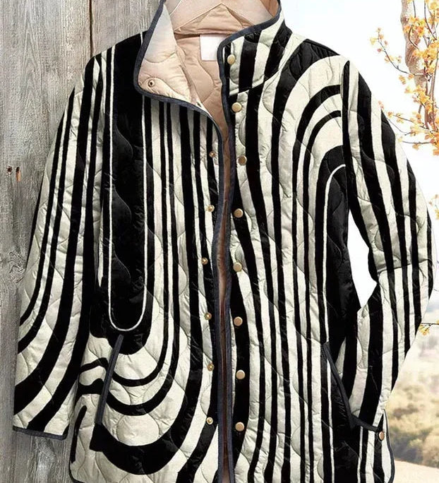 Veste matelassée graphique noir et blanc — Zoé, LucieSaint-Tropez (vue 2)
