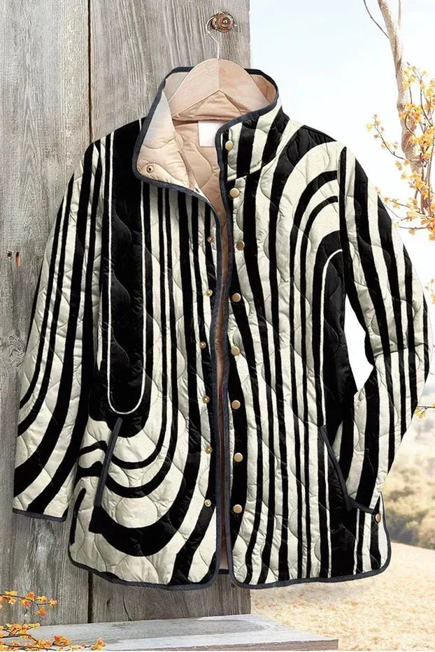 Veste matelassée graphique noir et blanc — Zoé, LucieSaint-Tropez (vue 2)