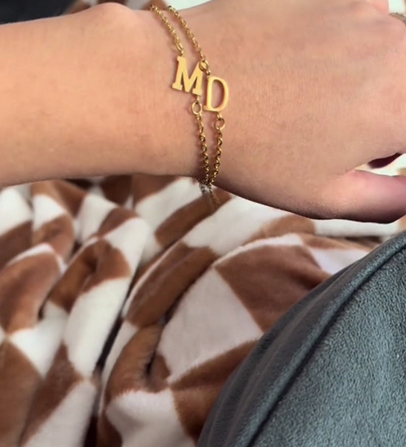 Bracelet simple à lettres