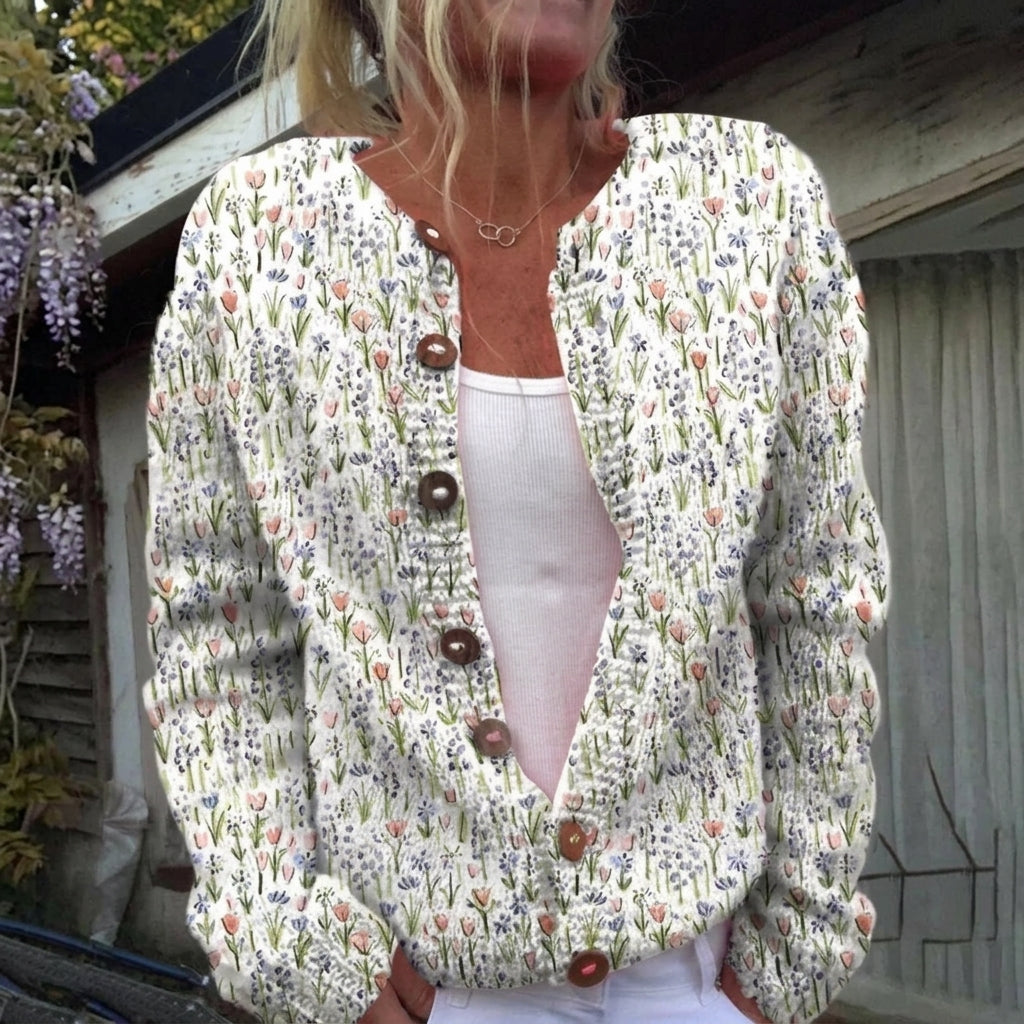 Cardigan boutonné crème à fleurs des prés — Jacinthe, LucieSaint-Tropez