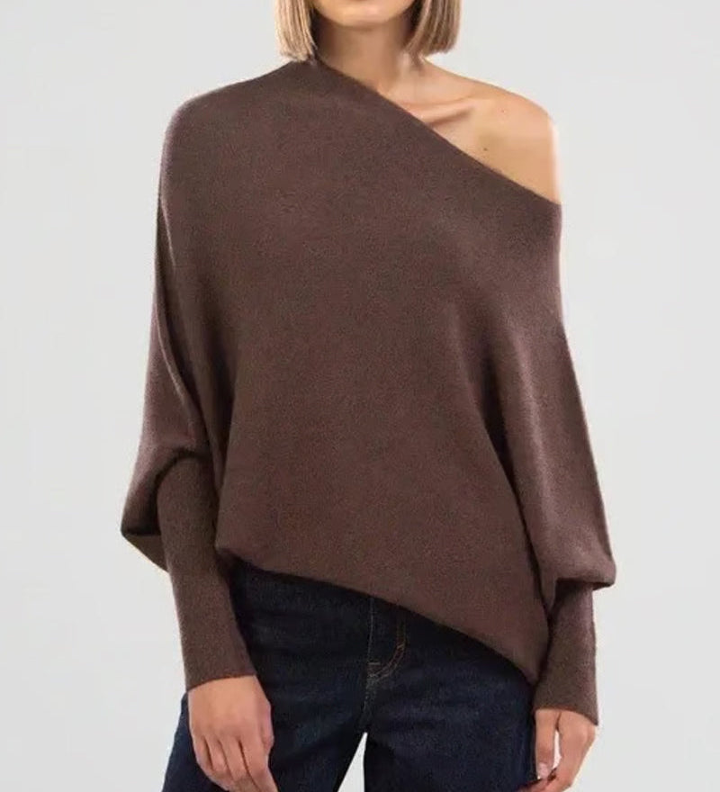 VÊtement Maille Asymétrique Drappé Et Innovant