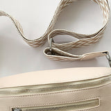 Sac bandoulière zippé avec bretelles contrastées