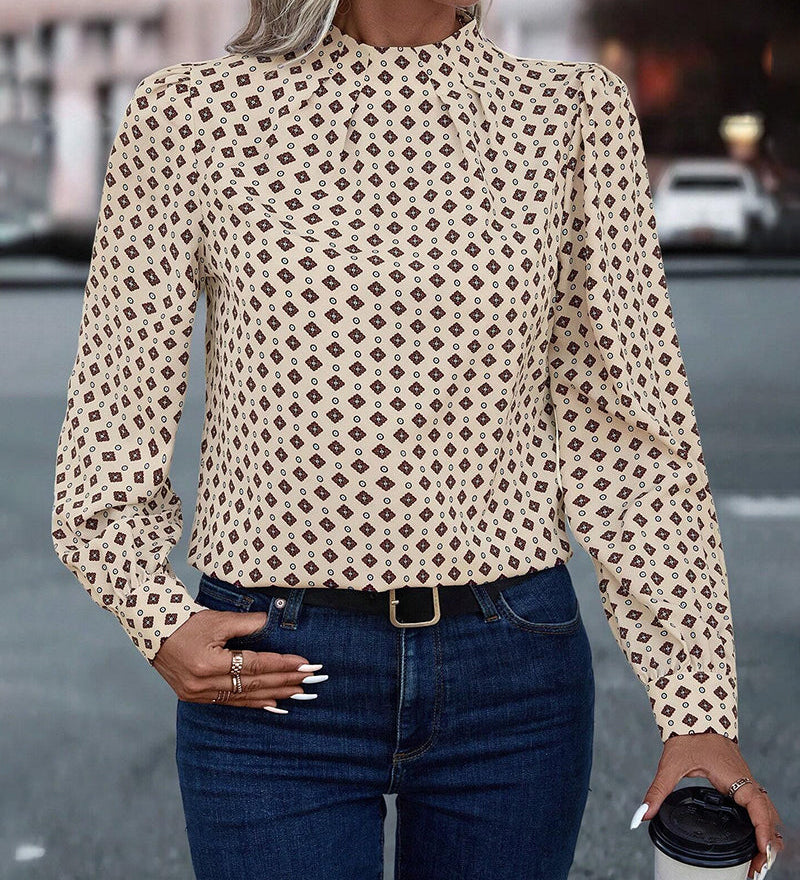 Blouse au style et imprimés vintage