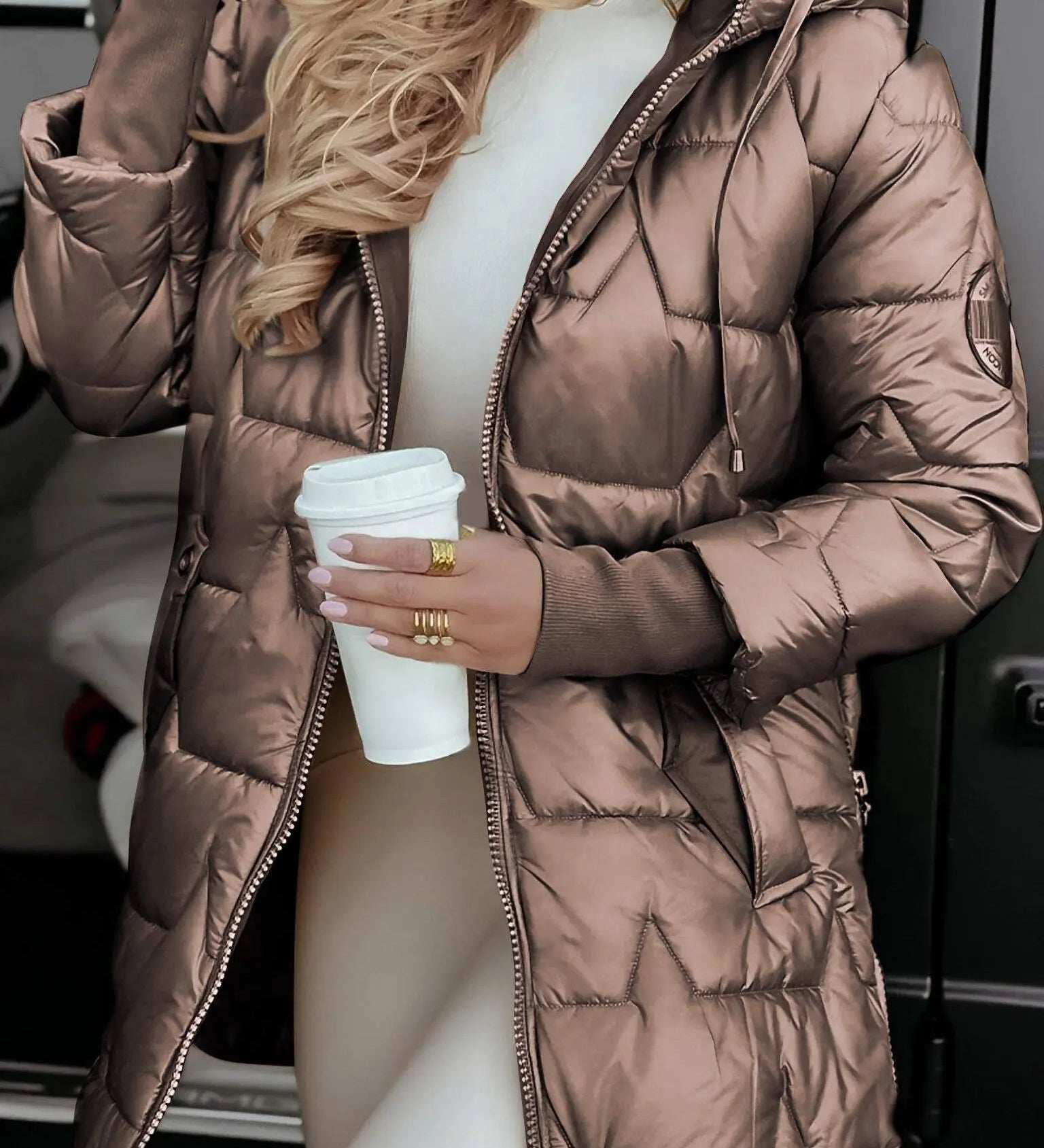 Clara – Manteau matelassé d’hiver femme avec capuche