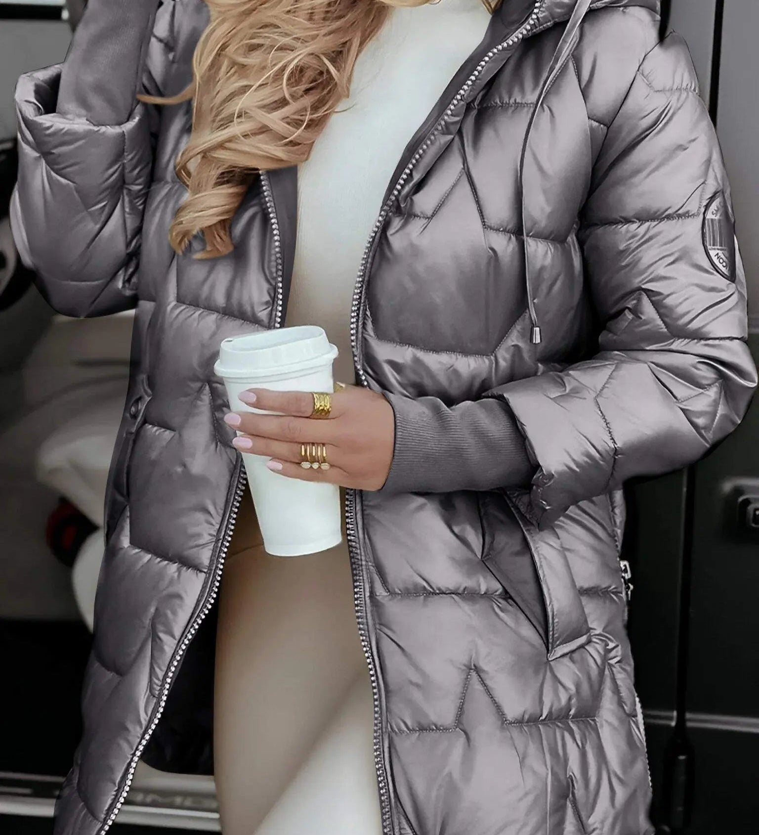 Clara – Manteau matelassé d’hiver femme avec capuche